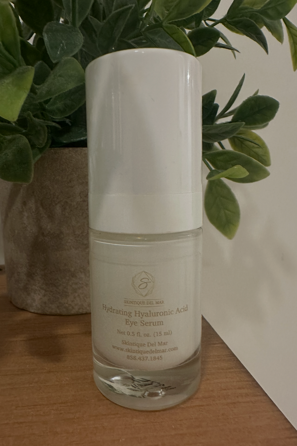 Hydrating Hyaluronic Eye Serum
